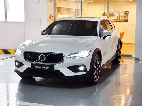 Volvo V60 B5 Ultra AWD — пробег 5 218 км — фото 1 из 5