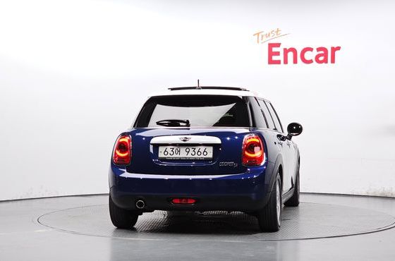 Mini Cooper Mid 3rd — пробег 141 350 км — фото 4 из 5