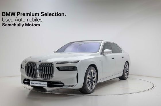 BMW 7-Series 750e xDrive Design Pure Excellence — пробег 9 200 км — фото 1 из 5