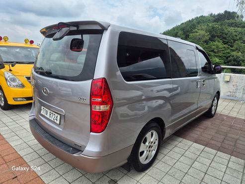 Hyundai Starex 11-Seater Wagon HVX VIP PACK — пробег 166 024 км — фото 4 из 5