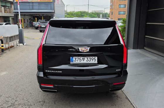 Cadillac Escalade 6.2 ESV ESV Sports Platinum — пробег 4 271 км — фото 3 из 5