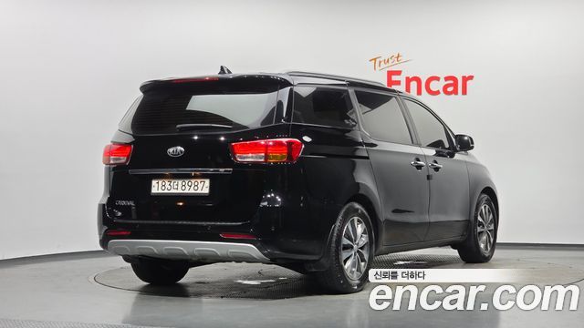Kia Carnival из Кореи Encar
