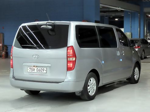 Hyundai Starex 12-Seater Wagon Smart — пробег 161 653 км — фото 2 из 5