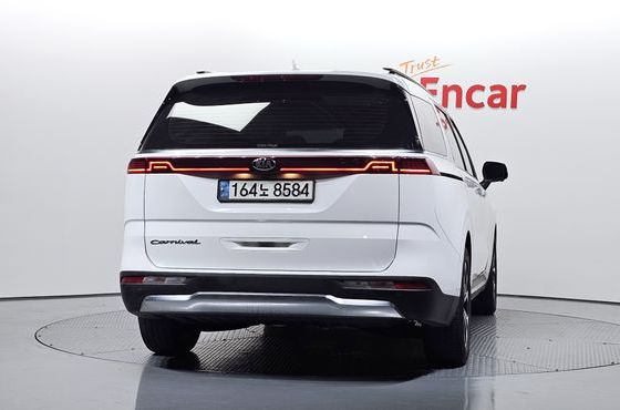 Kia Carnival Diesel 9-Seater Signature — пробег 62 002 км — фото 4 из 5