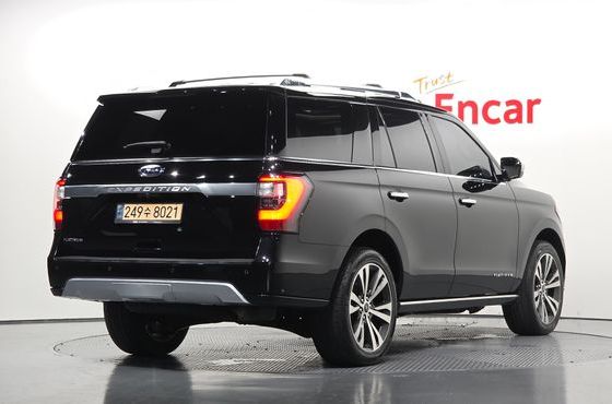 Ford Expedition Platinum 4WD 7Seater — пробег 92 106 км — фото 2 из 5