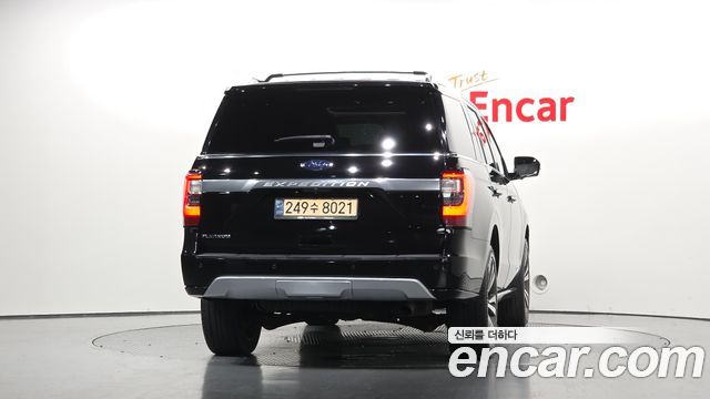 Ford Expedition Platinum 4WD 7Seater — пробег 92 106 км — фото 4 из 5