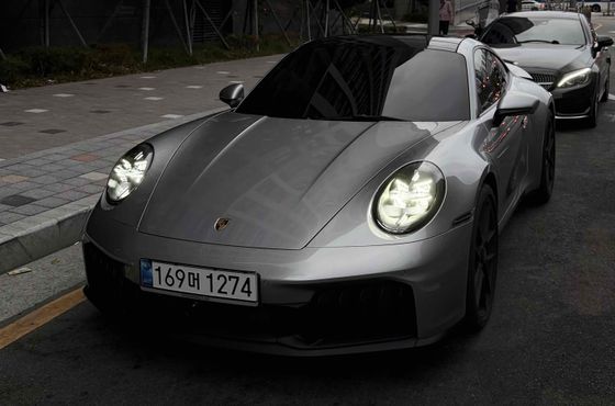 Porsche 911 Carrera 4 GTS — пробег 3 360 км — фото 1 из 5