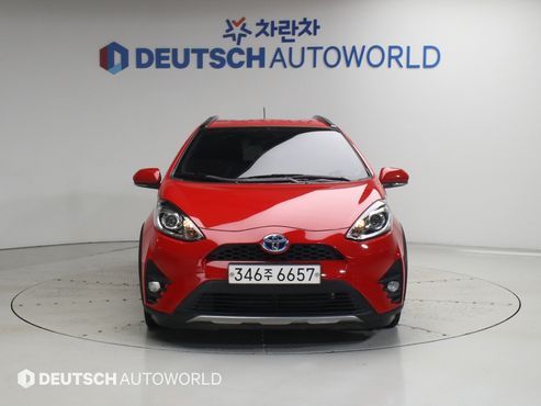 Toyota Prius 1.5 Crossover — пробег 71 023 км — фото 3 из 5