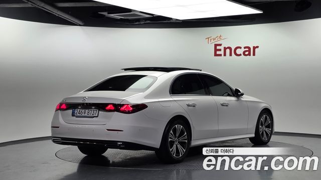 Mercedes-Benz E-Class из Кореи Encar