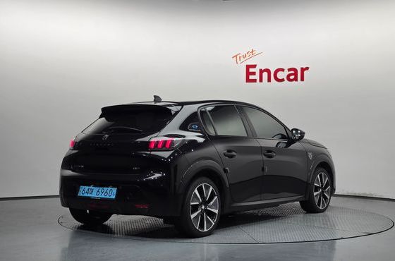 Peugeot 208 GT — пробег 98 785 км — фото 2 из 5