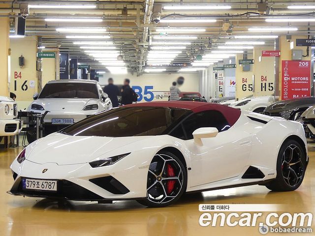 Lamborghini Huracan LP610-2 EVO Spyder — пробег 9 000 км — фото 1 из 5
