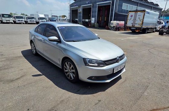 Volkswagen Jetta 2.0 TDI 6th — пробег 215 000 км — фото 2 из 5