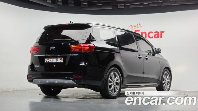 Kia Carnival из Кореи Encar
