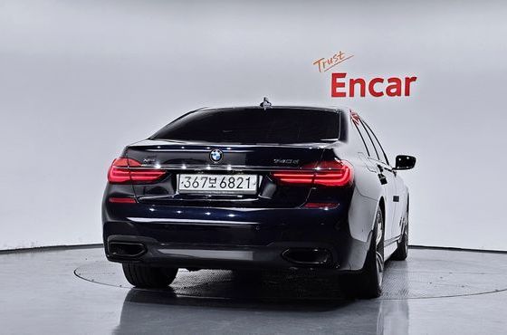BMW 7-Series 740d xDrive M Sport — пробег 140 420 км — фото 4 из 5