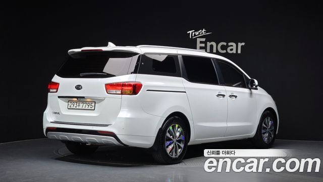 Kia Carnival из Кореи Encar