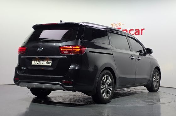 Kia Carnival 9-Seater Luxury — пробег 94 572 км — фото 2 из 5