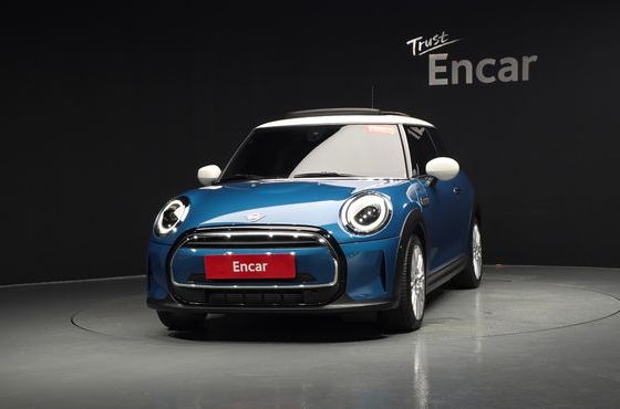 Mini Cooper Classic Plus Launch Pack Third Generation — пробег 7 963 км — фото 3 из 5
