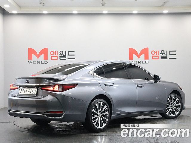 Lexus ES Luxury — пробег 45 310 км — фото 3 из 5
