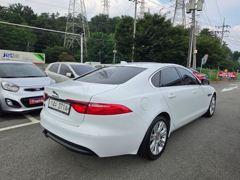 Jaguar XF 20d Portfolio — пробег 171 880 км — фото 4 из 5