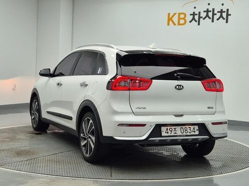 Kia Niro Prestige — пробег 206 873 км — фото 2 из 5