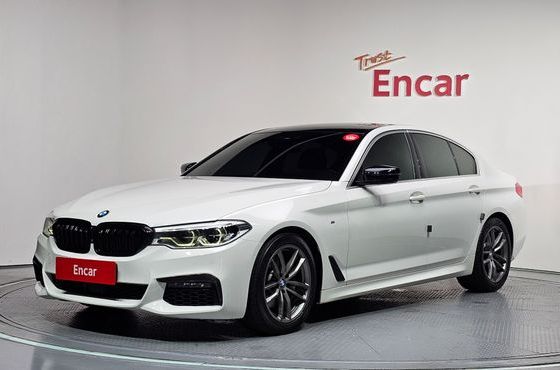 BMW 5-Series 520d xDrive M Sport Package Plus — пробег 97 930 км — фото 1 из 5