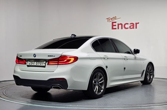 BMW 5-Series 520d xDrive M Sport Package Plus — пробег 97 930 км — фото 2 из 5