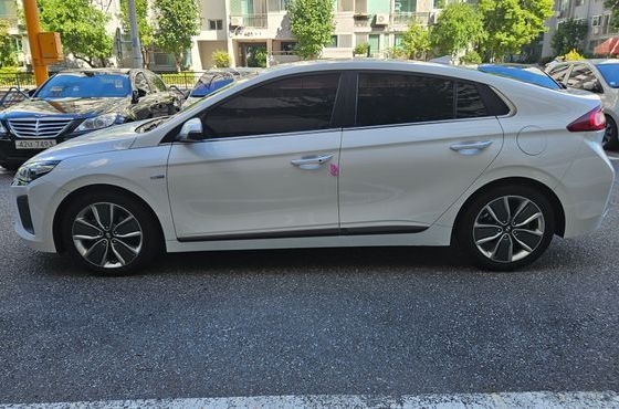 Hyundai Ioniq Q — пробег 95 702 км — фото 2 из 5