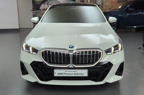 BMW 5-Series 520i M Sport — пробег 4 003 км — фото 3 из 5