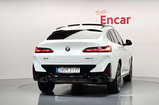 BMW X4 xDrive20i M Sport — пробег 73 200 км — фото 4 из 5