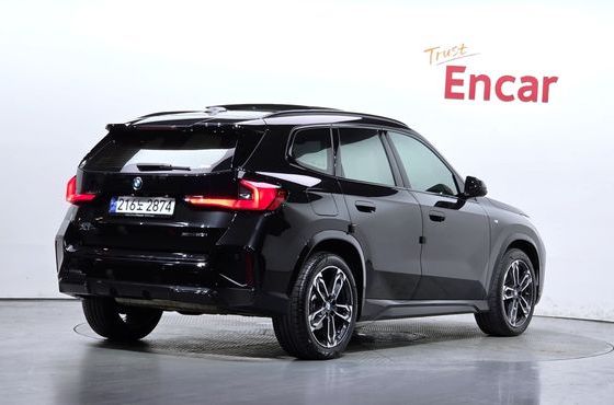 BMW X1 xDrive 20i M Sport — пробег 28 433 км — фото 2 из 5