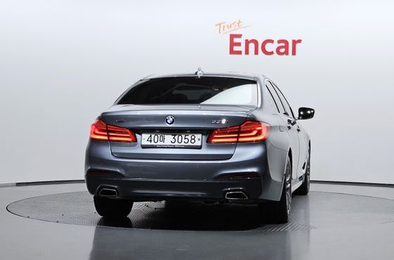 BMW 5-Series 530i xDrive M Sport Package Plus — пробег 108 570 км — фото 4 из 5