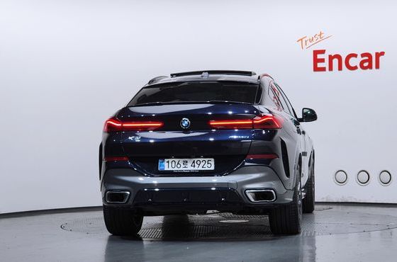 BMW X6 xDrive40i M Sport — пробег 10 567 км — фото 4 из 5