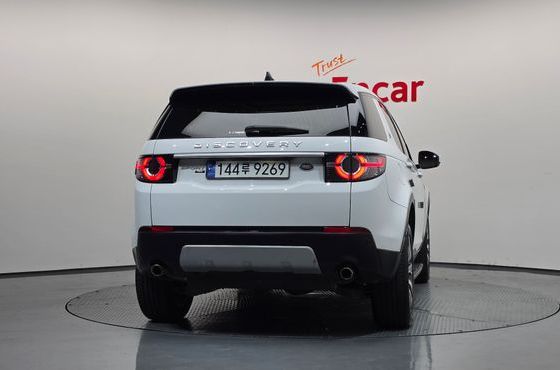 Land Rover Discovery Sport 2.0 TD4 HSE Luxury — пробег 77 051 км — фото 4 из 5