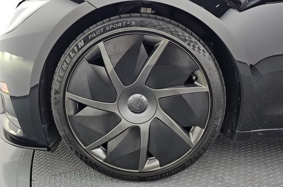 Tesla Model S Plaid — пробег 7 813 км — фото 5 из 5