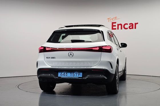 Mercedes-Benz EQA EQA250 AMG Line — пробег 3 349 км — фото 4 из 5