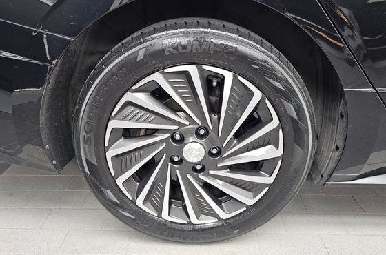 Hyundai Sonata Premium Plus — пробег 131 758 км — фото 5 из 5