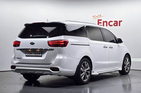 Kia Carnival 9-Seater Prstige — пробег 71 619 км — фото 2 из 5