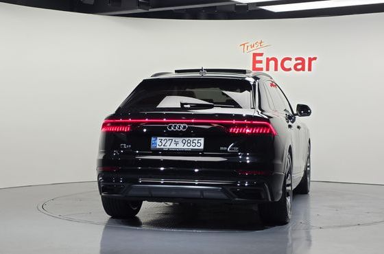 Audi Q8 55 TFSI Quattro Premium — пробег 14 667 км — фото 4 из 5