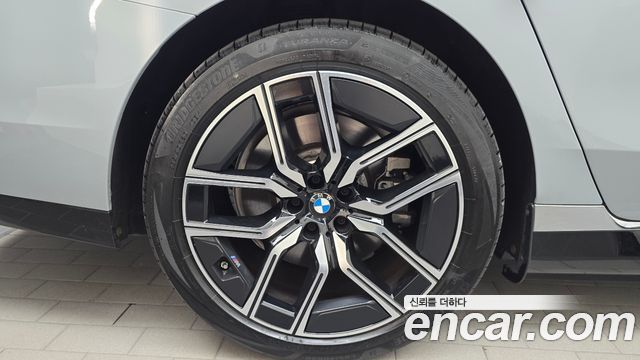 BMW i7 из Кореи Encar