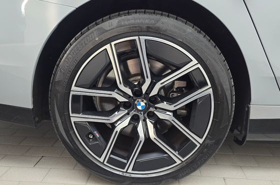 BMW i7 xDrive 60 M sport — пробег 21 857 км — фото 5 из 5