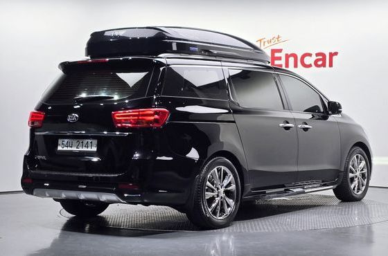 Kia Carnival 9-Seater Noblesse Special — пробег 98 564 км — фото 2 из 5