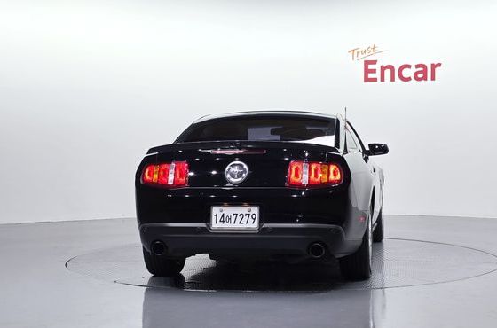 Ford Mustang Coupe — пробег 68 070 км — фото 4 из 5