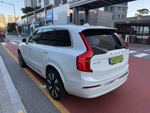 Volvo XC90 T8 Ultra Bright Hybrid — пробег 13 500 км — фото 2 из 5