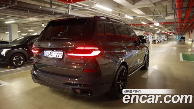 BMW X7 xDrive 40d M Sport 7 STR — пробег 4 000 км — фото 2 из 5