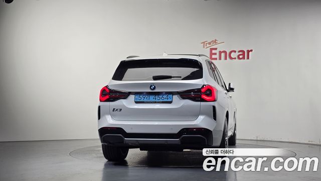 BMW iX3 M Sports — пробег 42 180 км — фото 4 из 5