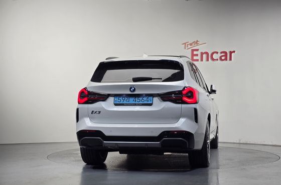BMW iX3 M Sports — пробег 42 180 км — фото 4 из 5