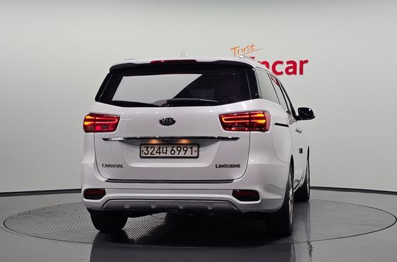 Kia Carnival Gasoline 7-Seater Limousine President — пробег 220 790 км — фото 4 из 5