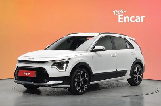 Kia Niro Prestige — пробег 4 261 км — фото 1 из 5
