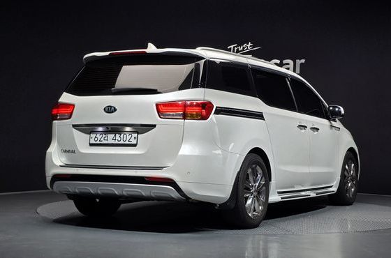Kia Carnival 9-seater Prestige — пробег 139 664 км — фото 2 из 5