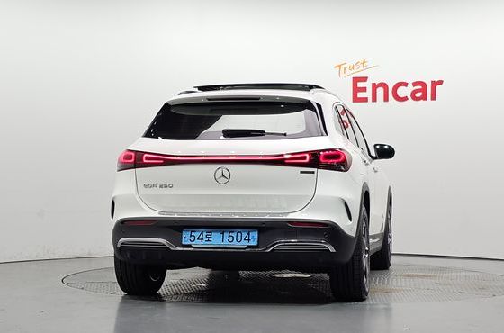 Mercedes-Benz EQA EQA250 AMG Line — пробег 29 340 км — фото 4 из 5